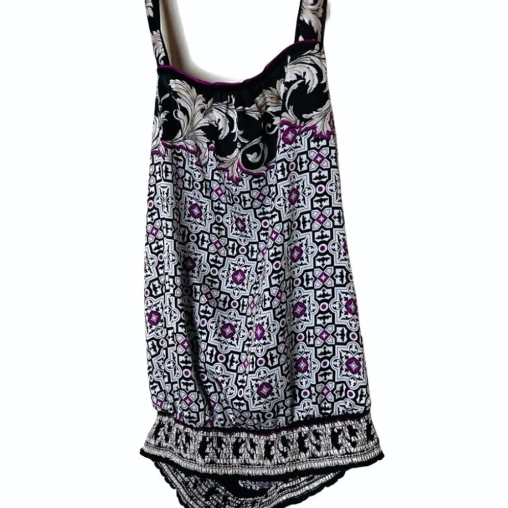 EUC White House Black Market Printer Halter Top Small